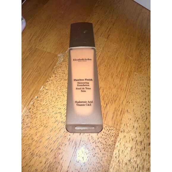 Elizabeth Arden FLAWLESS FINISH SKINCARING FOUNDATION - Picture 2 of 7